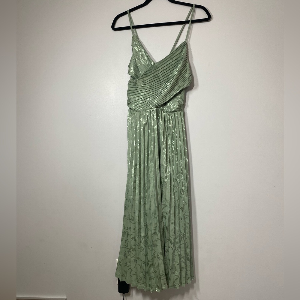 Wedding Guest Midi Dress - Picture 3 of 15